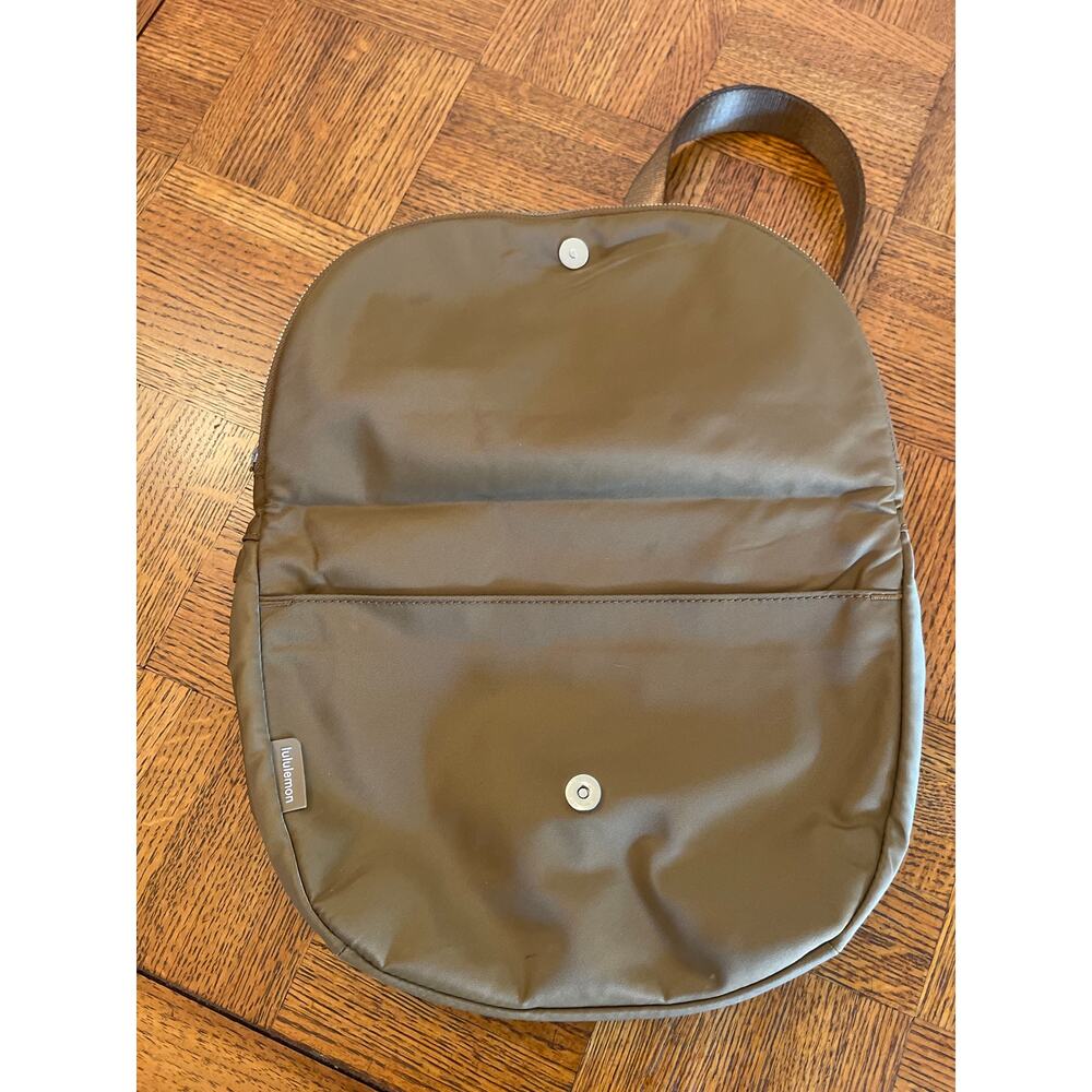 Lululemon Crossbody Festival bag - Picture 4 of 9